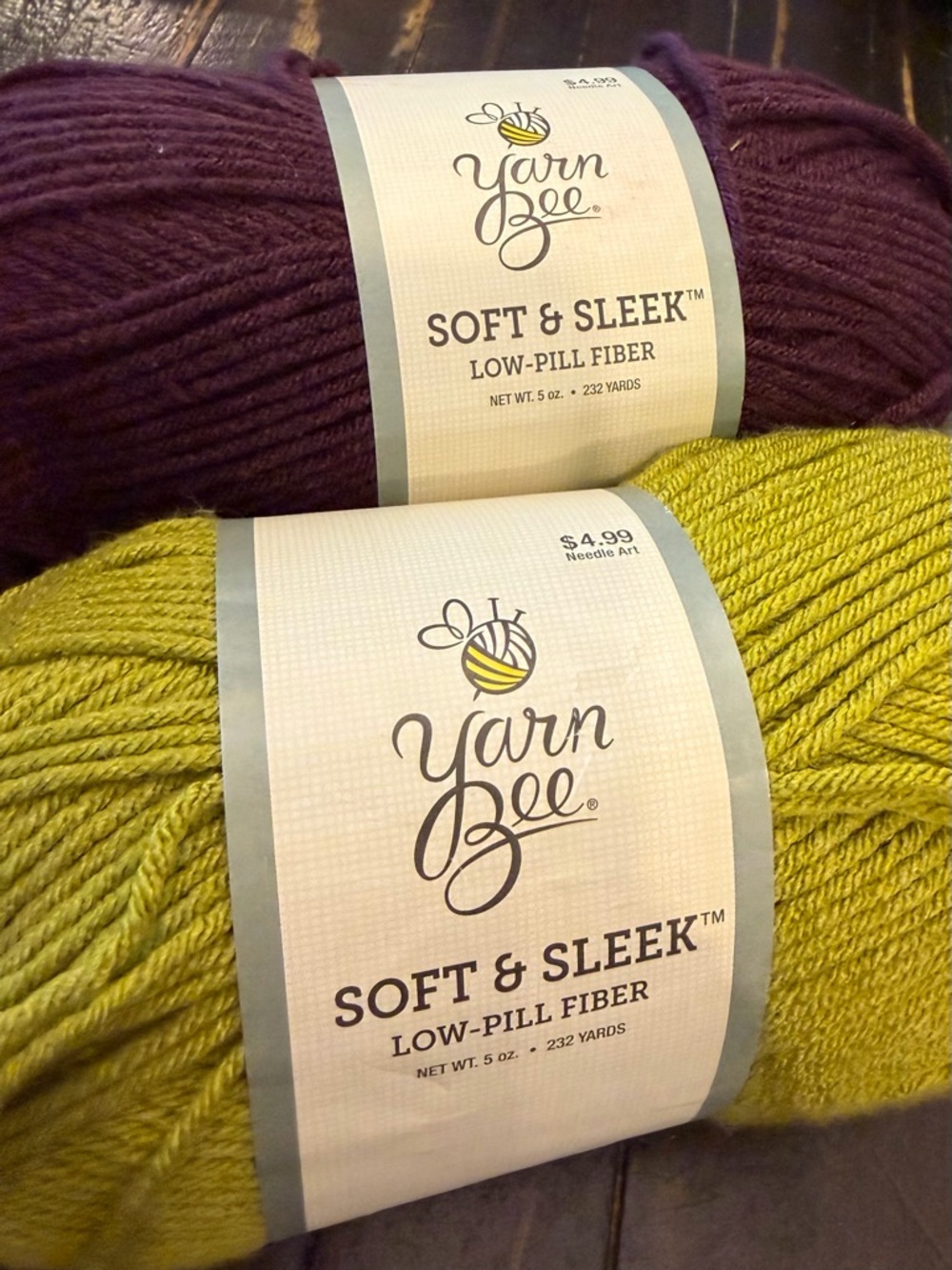 Yarn Bee SOFT & SLEEK Low-Pill Fiber #4 Medium Green Apple Plum 2015